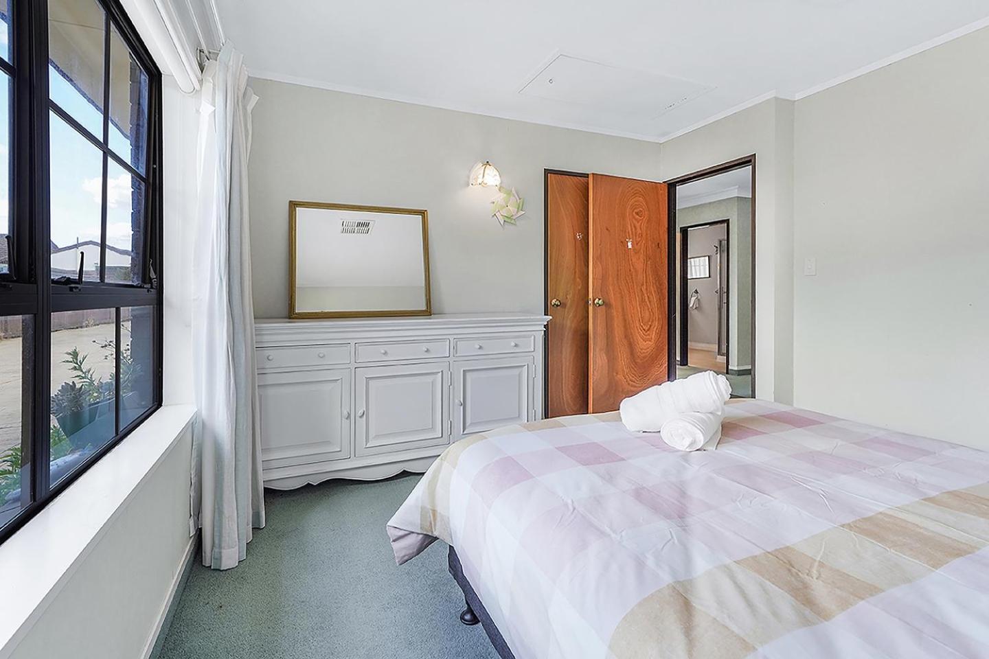 Wow, Spacious Home With A Pool 汉密尔顿 外观 照片
