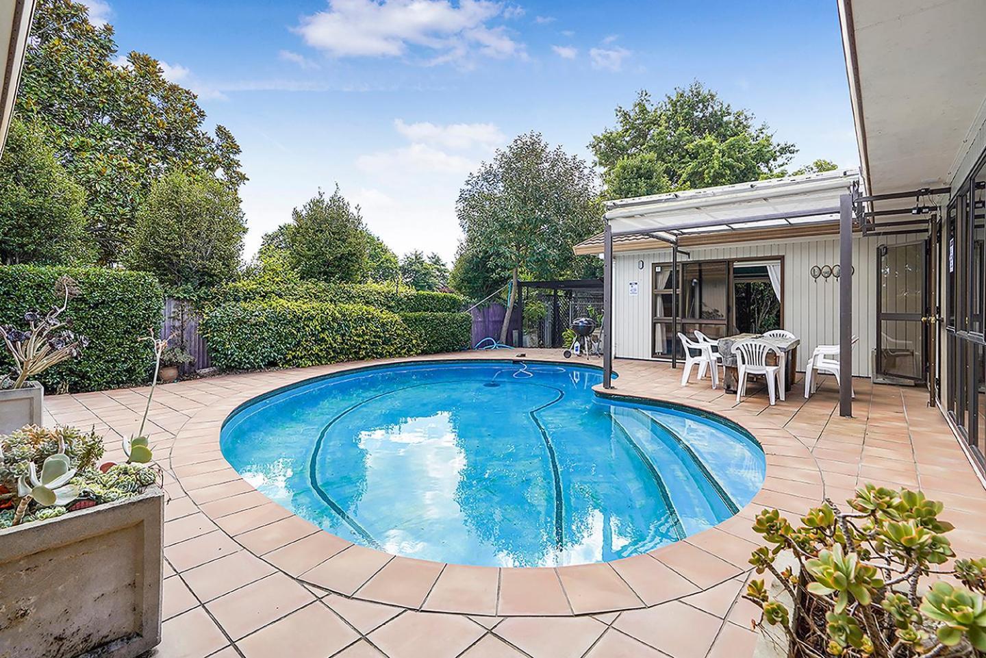 Wow, Spacious Home With A Pool 汉密尔顿 外观 照片